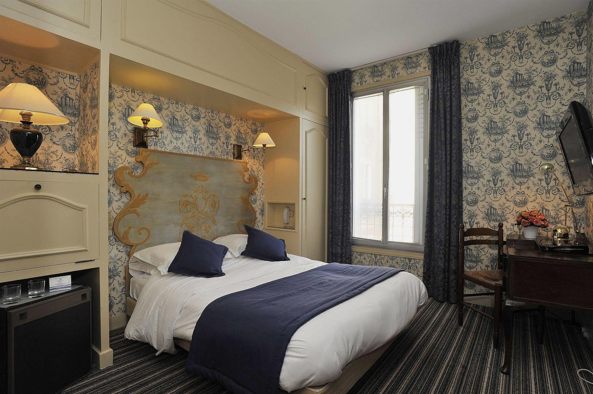 Courseine Hotel 3*